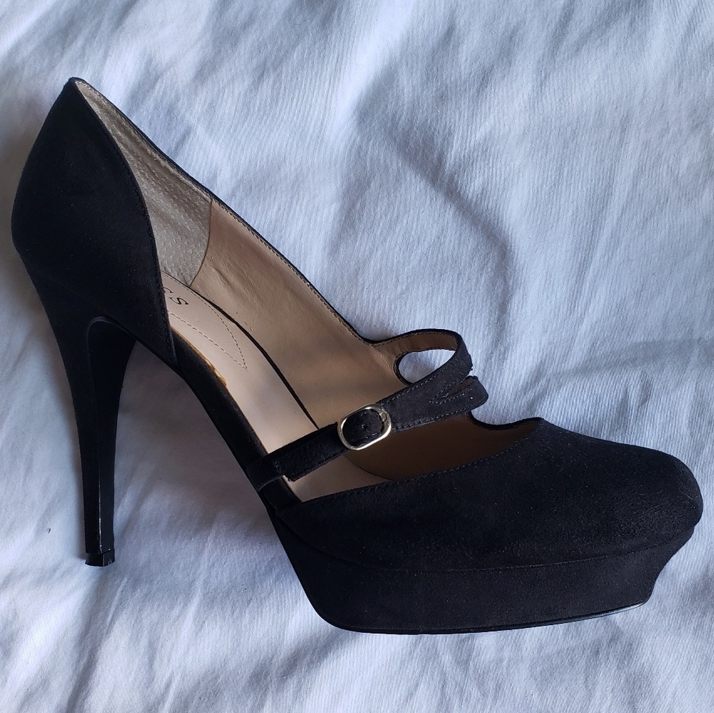 Women's black heels
